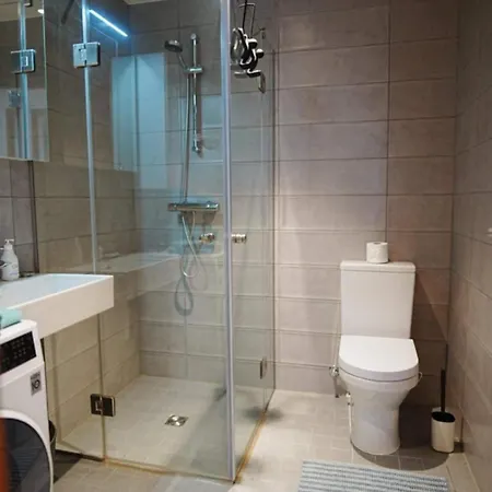 公寓 Modern With A Balcony *